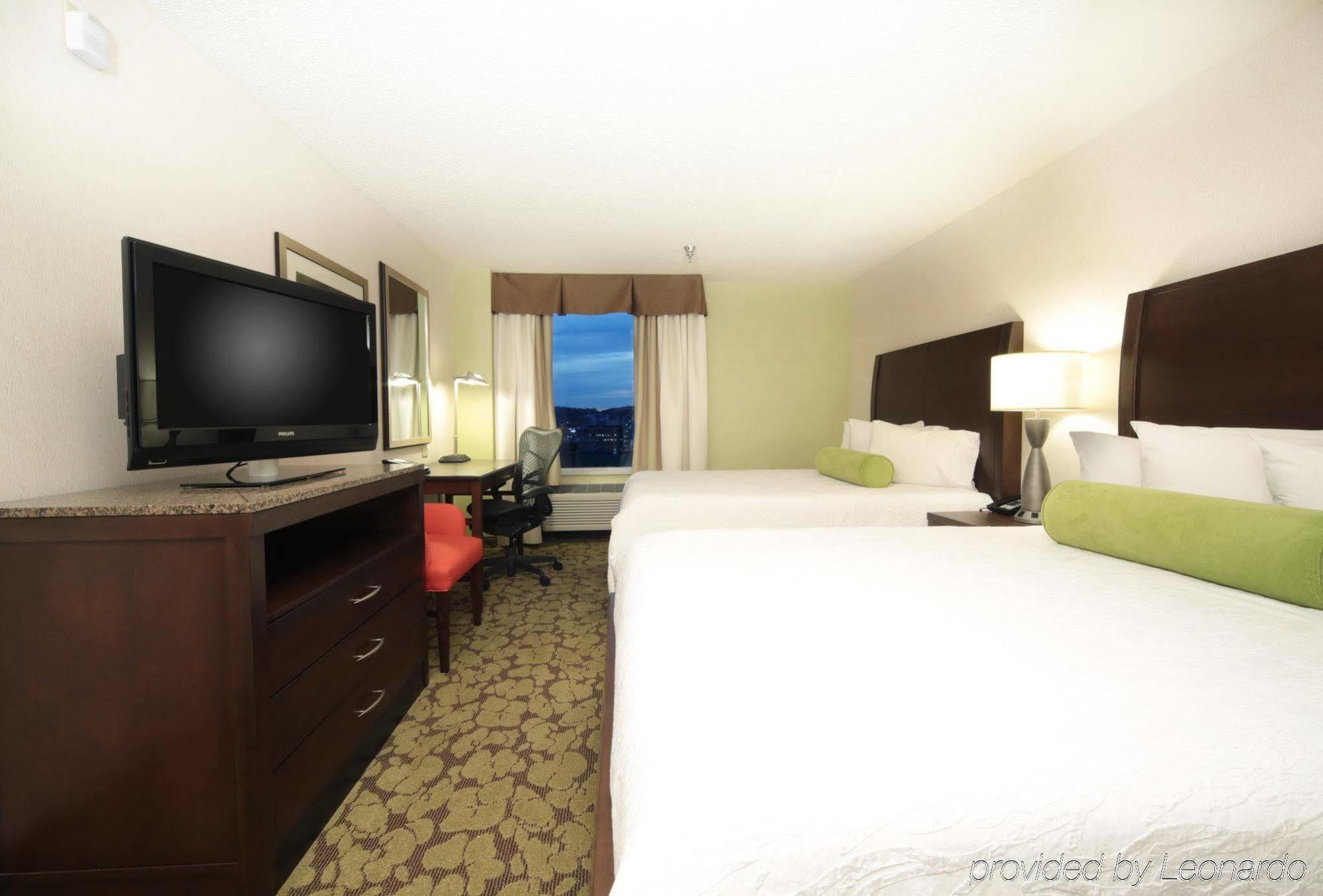 Hilton Garden Inn Pittsburgh University Place Екстер'єр фото