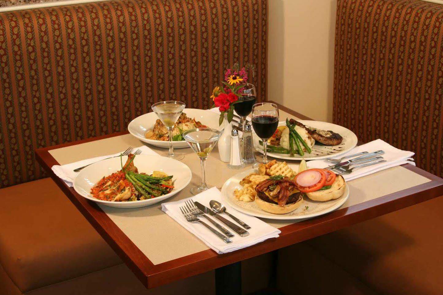 Hilton Garden Inn Pittsburgh University Place Ресторан фото