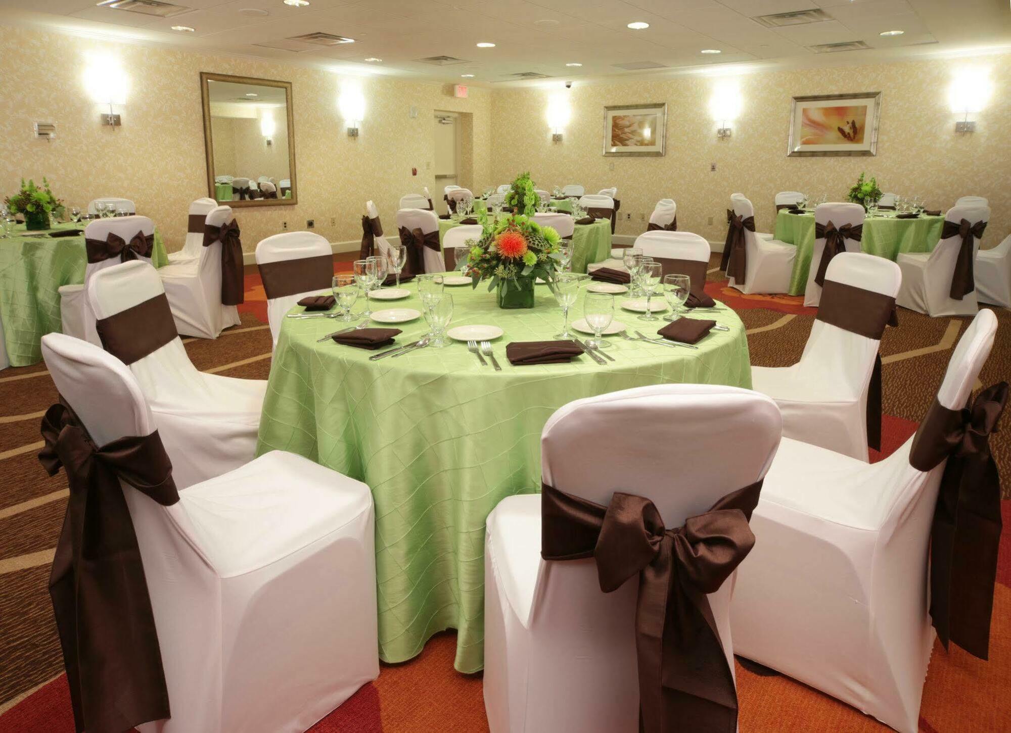 Hilton Garden Inn Pittsburgh University Place Ресторан фото